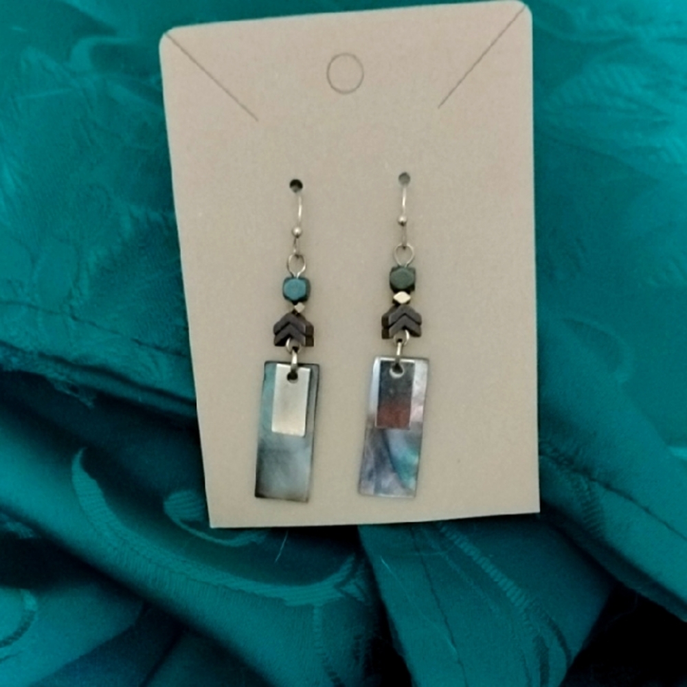 MOTHER OF PEARL DANGLE EARRINGS  NWOT